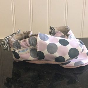 Robeez sparkle dot shoes